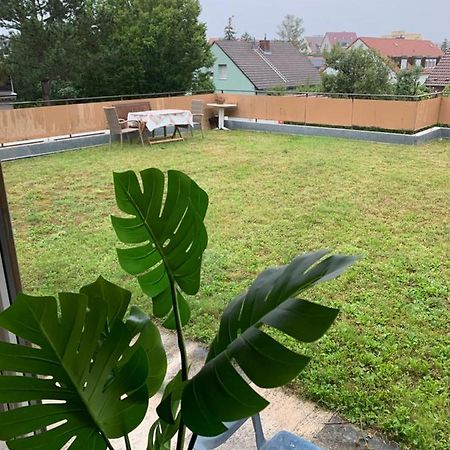 Ruhige Sonnige Wohnung Mit Rooftopterrasse Nahe Universitaet Gerbrunn ภายนอก รูปภาพ